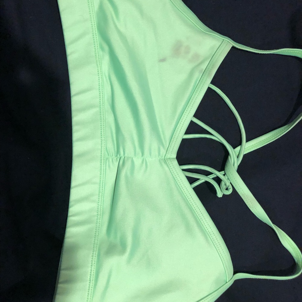 Alo yoga sports bra